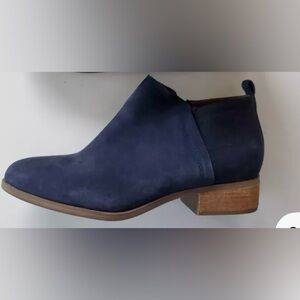 Toms Deia Ankle Booties Womens 10
Blue Suede Zip Stacked Heel Toms Round